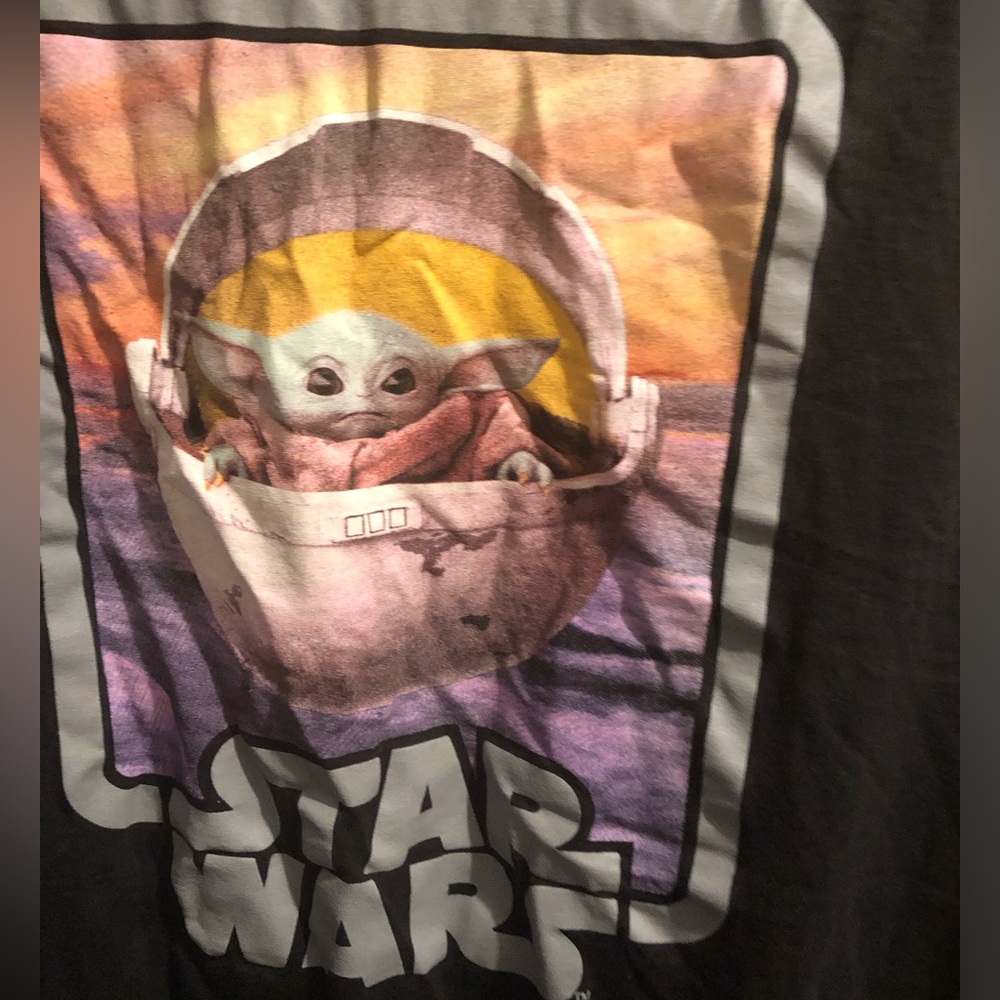 Star Wars Baby Yoda Tee- 692 *tee deal $25 or $20 w/offer - Picture 2 of 4